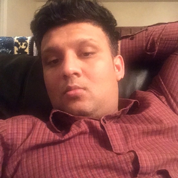 Poshmark profile picture for @tauqeer